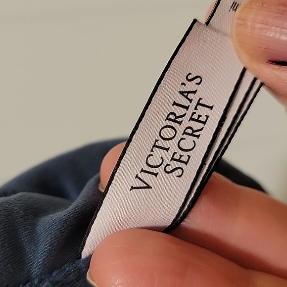 Victoria's Secret Body by Victoria Lace Back Front Closure Size 32DD - Picture 3 of 5